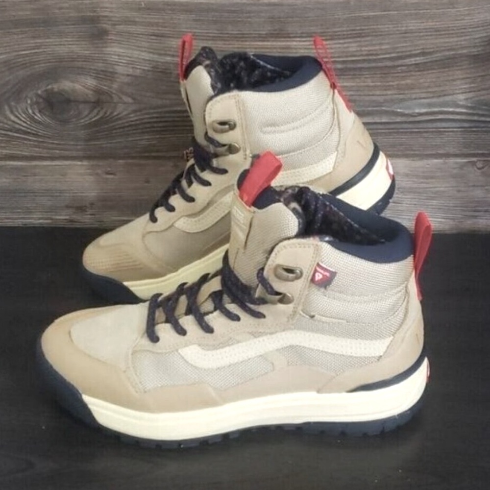 New Vans Ultrarange Exo Womens Ankle Boots Size 8.5 Outdoor Waterproof Hiking